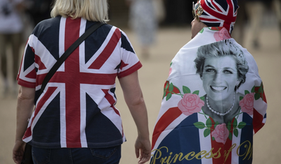 Prenses Diana 25. ölüm yıl dönümünde Londra ve Paris'te anıldı