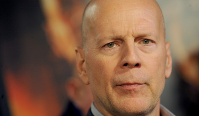 Bruce Willis, dijital ikizinin kendisi yerine oyunculuğa devam edeceği iddialarını yalanladı