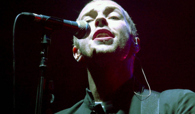 Coldplay, İran protestolarının sembol şarkısı Baraye'yi çaldı