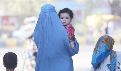 Afganistan'da kadınların sivil toplum kuruluşlarında çalışması yasaklandı