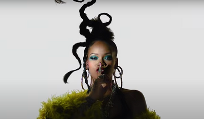 Rihanna hayranlarına göndermeli Super Bowl tanıtımı