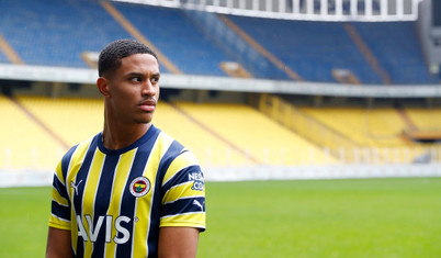 Fenerbahçe Jayden Oosterwolde ile 4,5 yıllık sözleşme imzaladı