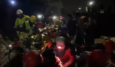 Kahramanmaraş'ta enkaz altındaki çift 138 saat sonra kurtarıldı