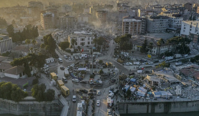 Deprem öncesi ve sonrası fotoğraflar, yıkımın boyutunu gösteriyor