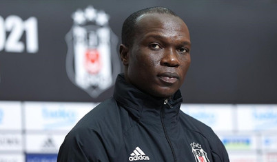 Beşiktaşlı futbolcu Aboubakar, depremzede taraftar Semih'e imzalı formasını gönderdi