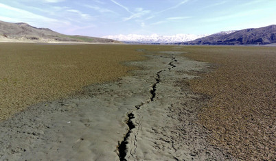 Elazığ'da fay hattındaki zemin sıvılaşması havadan görüntülendi