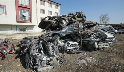 Malatya'da depremden sonra otoparka çekilen araçlar havadan görüntülendi