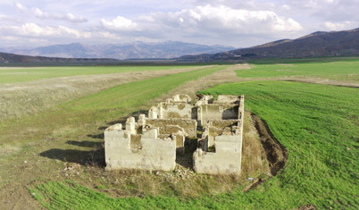 Elazığ'da suyun çekildiği barajda 83 yıllık tren istasyonu gün yüzüne çıktı