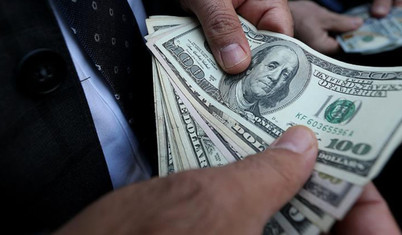 Bankalar dolarda alış-satış makasını 1 TL'ye yükseltti