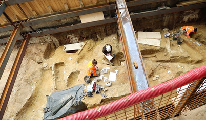 Paris'te antik 50 mezar bulundu