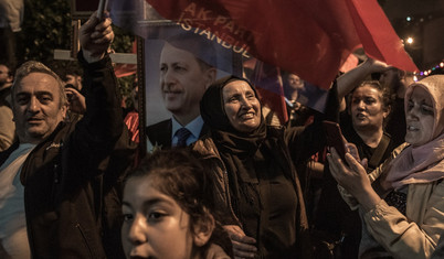 New York Times yazdı: Enflasyona, depremlere ve zorlu bir yarışa rağmen Erdoğan yeniden seçildi