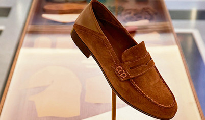 Manolo Blahnik erkek ayakkabısında büyüyor