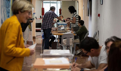 İspanya'da halk sandık başına gidiyor