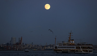 İstanbul'dan dolunay fotoğrafları: Gökyüzü ağustos ayında her zamankinden daha parlak