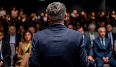 İş dünyası siyasetin dışında kalabilir mi?