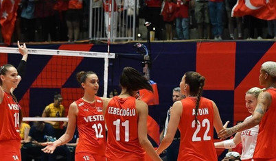 A Milli Kadın Voleybol Takımı Yunanistan'ı 3-0 yenerek 4'te 4 yaptı