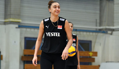 Milli voleybolcu Elif Şahin: Tarihimizdeki ilk Avrupa şampiyonluğunu kazanmak istiyoruz