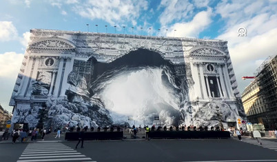 Fransa'nın ünlü opera binası Palais de Garnier illüstratif çizimle kaplandı