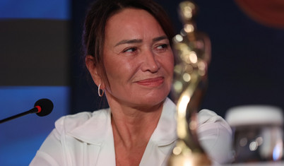 Demet Akbağ Altın Portakal Film Festivali jüri başkanlığından istifa etti