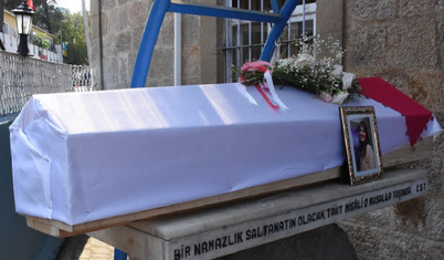 Oyuncu&nbsp;Seda&nbsp;Fettahoğlu'nun cenazesi memleketi Giresun'da toprağa verildi