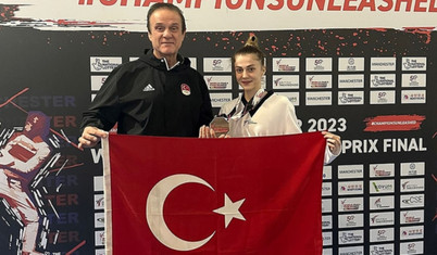Milli tekvandocu Merve Dinçel Kavurat İngiltere'de bronz madalya kazandı