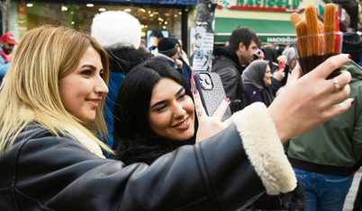 Günde 6 saatini sosyal medyada geçiren kendini bağımlı saymıyor!