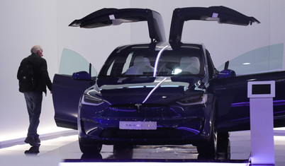 Tesla ABD'de yaklaşık 200 bin aracını geri çağırıyor