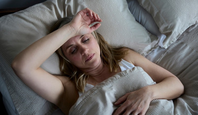 Gece terleyerek uyanıyorsanız dikkat: Ciddi hastalıkların belirtisi olabilir