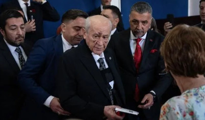 Bahçeli'nin yüzündeki morlukların nedeni belli oldu