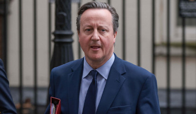 İngiltere Dışişleri Bakanı Cameron: İsrail'e desteğinin koşulsuz değil