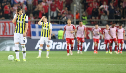 Fenerbahçe 3-0 geriye düştüğü Olympiakos maçında 2 gol bularak tur şansını İstanbul'a taşıdı