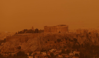Afrika'dan gelen toz Atina'yı sarıya boyadı