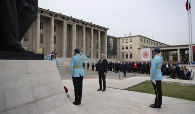 TBMM'de Atatürk Anıtı'nda tören düzenlendi
