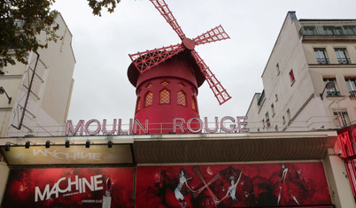 NYT yazdı: Tarihi Moulin Rouge'un yel değirmeninin kanatları düştü