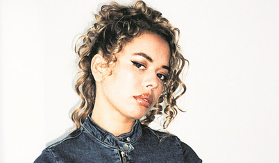 Müzisyen Nilüfer Yanya: Ben aslında utangaç bir insanım bir tek sahnede rahatım