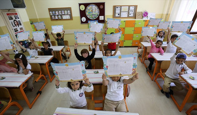 20 milyondan fazla öğrenci karnesini aldı: Yaz tatili başladı