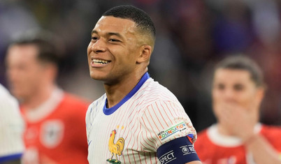 Başbakan adayı Mbappé ve Thuram ile atıştı