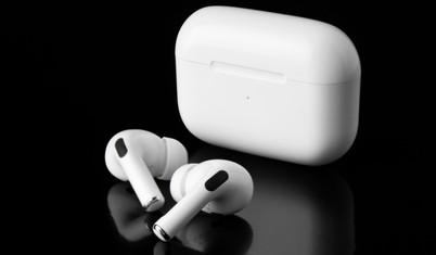 Apple iPhone 16 ile birlikte yeni AirPods kulaklıklarını da tanıtacak