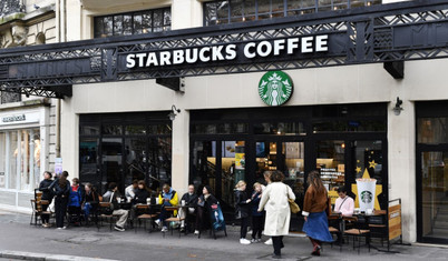 Düşen satışlara yeni hamle: Starbucks CEO'sunu görevden aldı