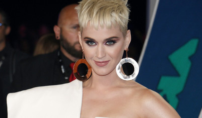 İspanya'ya ait adalarda izinsiz çekim yapan Katy Perry hakkında soruşturma başlatıldı