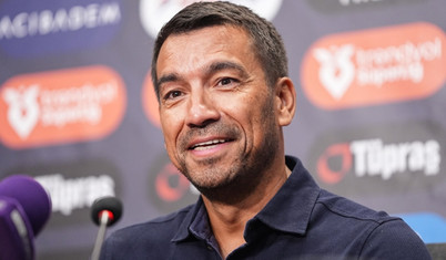 Giovanni van Bronckhorst: Zevk aldığımız futbolu sahaya yansıtmak ve avantajlı bir skorla dönmek istiyoruz