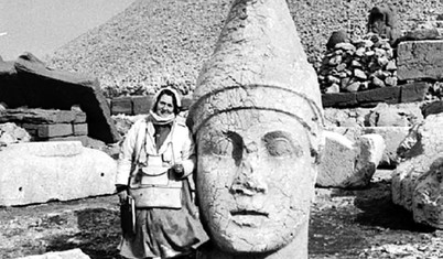 Kral AntIokhos aşkıyla Nemrut’u dünyaya anlatan kadın