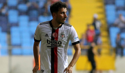 Eski milli futbolcu Oğuzhan Özyakup 31 yaşında futbola veda etti