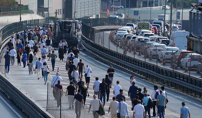 Metrobüs kazası sonrası trafik yoğunluğu