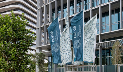 The Guardian yazdı: Azerbaycan'ın fosil yakıt üretimini artırması iklim müzakerelerini olumsuz etkileyebilir