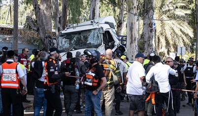 İsrail'de otobüs durağına kamyonla saldırı: 1 kişi öldü, 39 kişi yaralandı