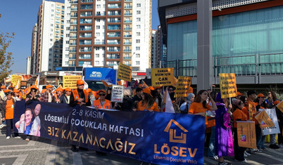 Lösemili Çocuklar haftası: LÖSEV'den farkındalık yürüyüşü