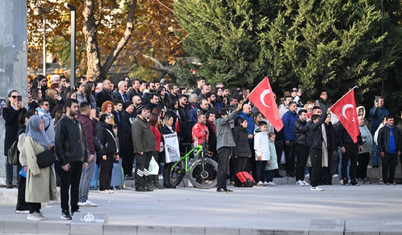 Büyük Önder Atatürk'ü anıyoruz