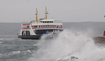 İstanbul’da fırtına nedeniyle bazı vapur seferleri durduruldu