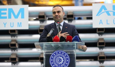 Bakan Kacır'dan Alman otomotiv şirketlerine: Türkiye’nin sunduğu güçlü yatırım zemininde yer almaya davet ediyoruz